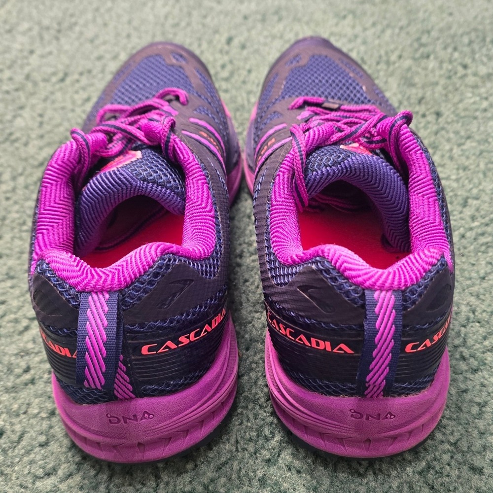 Brooks Cascadia 10 Women Sz 8.5 Trail Running Shoes Purple Navy Pink 1201811B - Picture 6 of 9